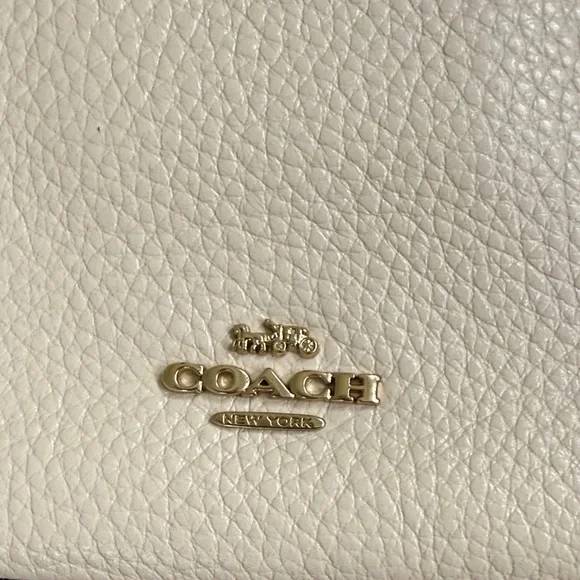 Coach Peanuts leather wristlet Snoopy Woodstock Hapoy Camper NEW - Picture 5 of 10